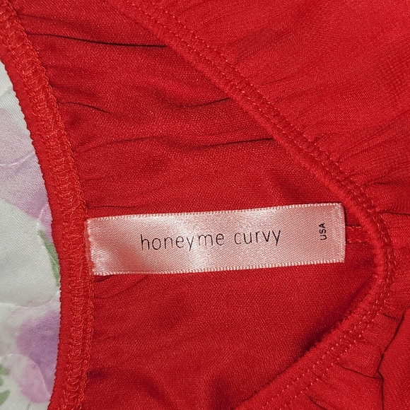 Red Dress - Picture 2 of 3